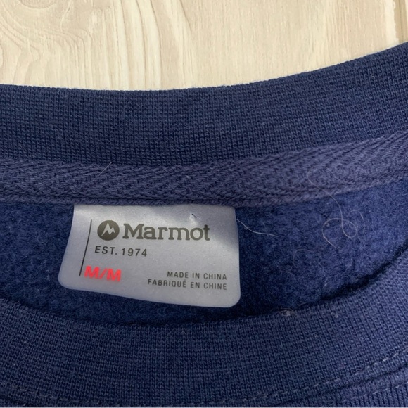 Marmot Navy Crewneck Sweatshirt (Size: Medium) [SLIGHT STAIN ON SLEEVE SEE PICS] - Picture 3 of 9